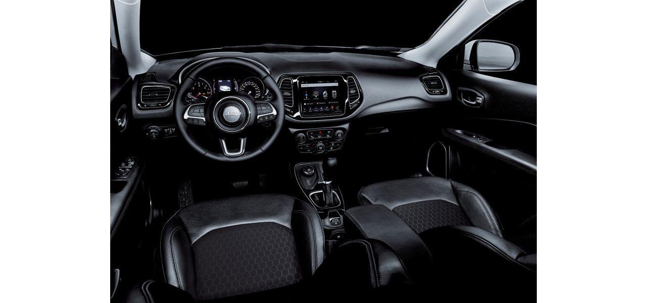 Jeep Compass sedili interni