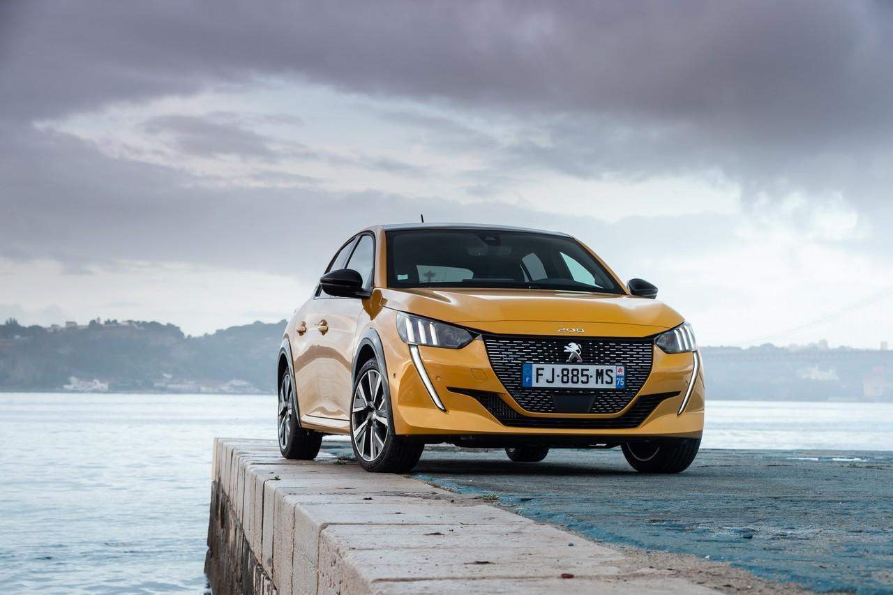 Peugeot 208 5 Porte: scheda auto