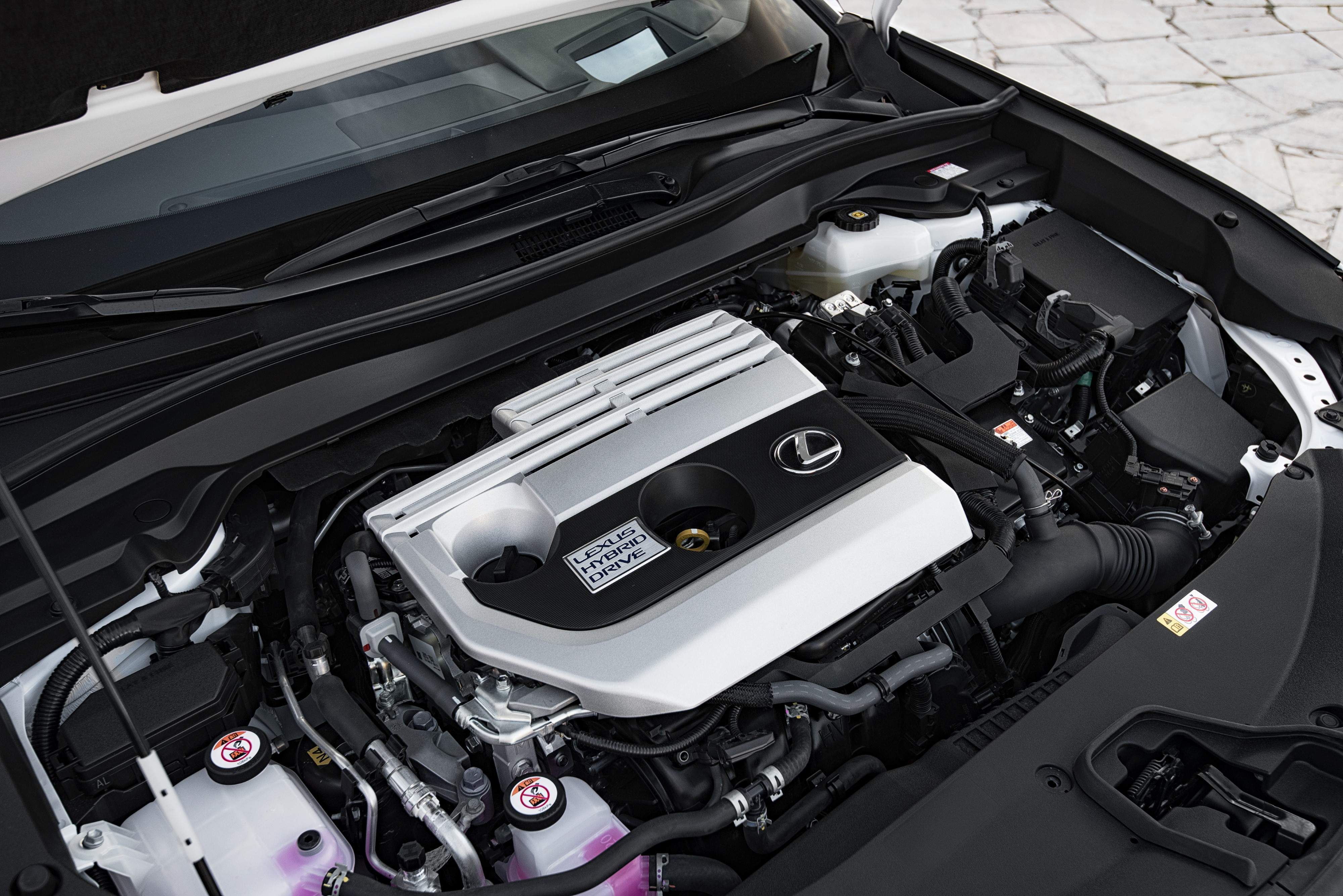 Lexus UX motore 1