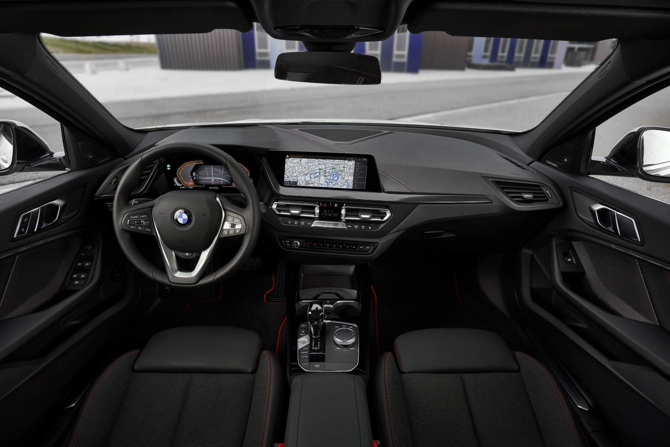 BMW Serie 1 interni 1