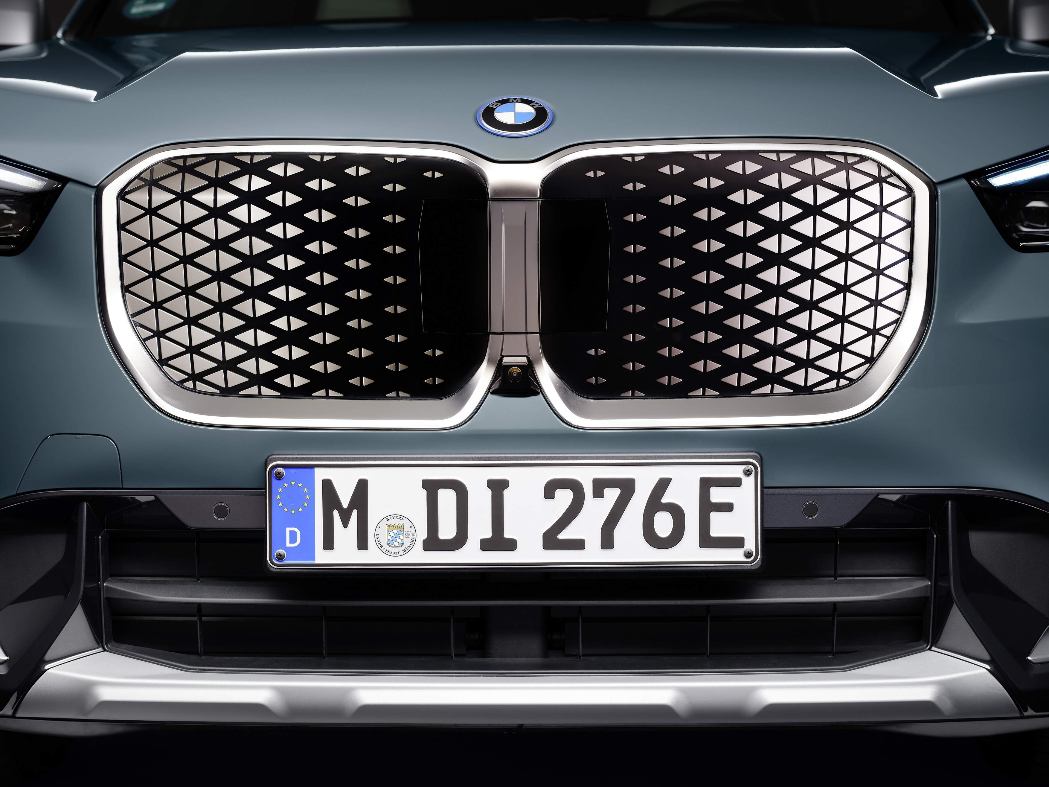 BMW iX1 esterni 22
