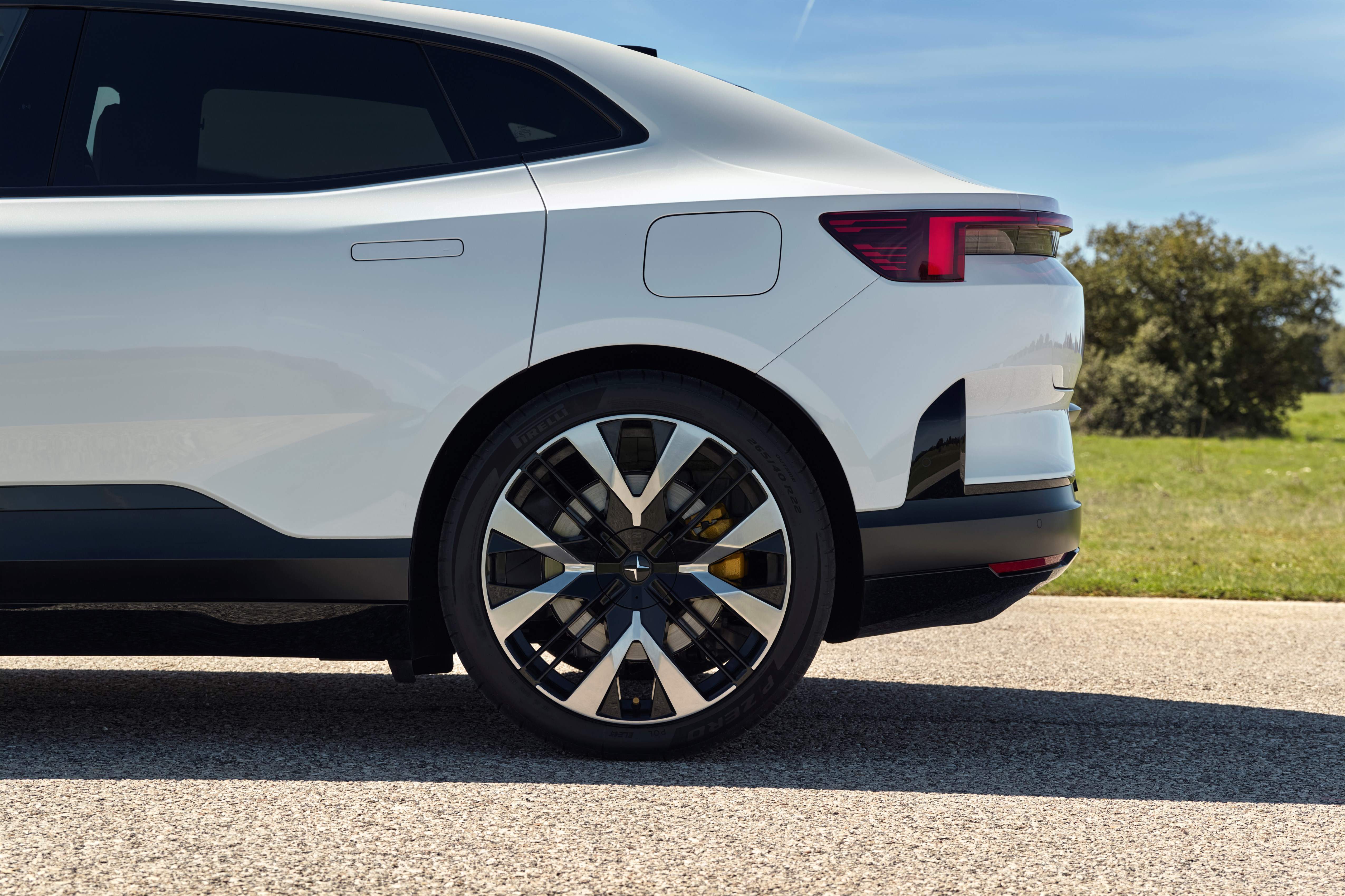 Polestar 4 7
