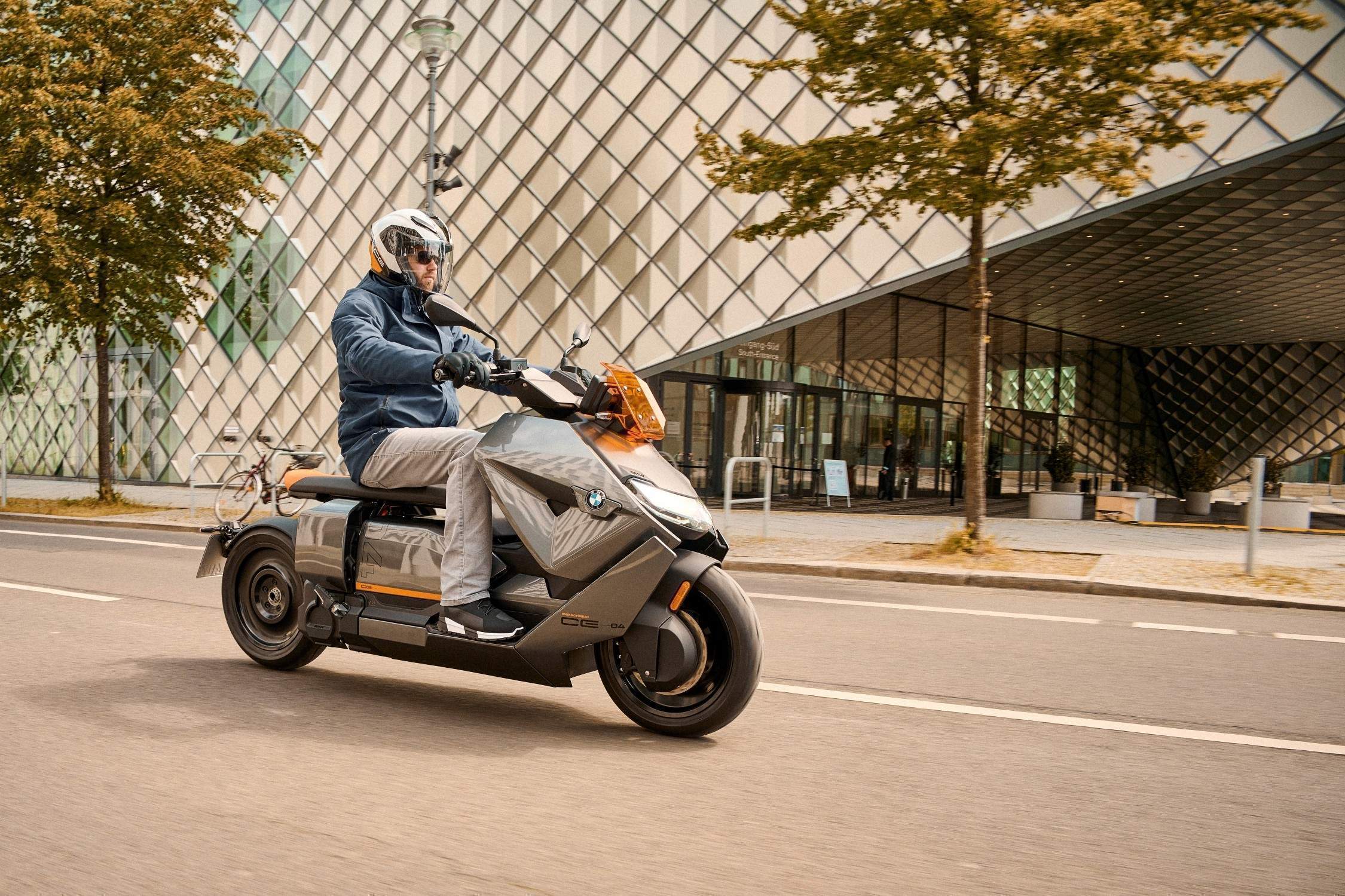 BMW CE 04 2