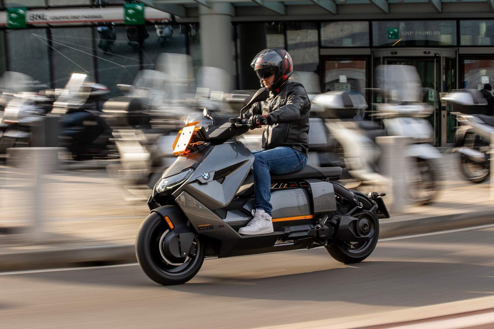 BMW CE 04