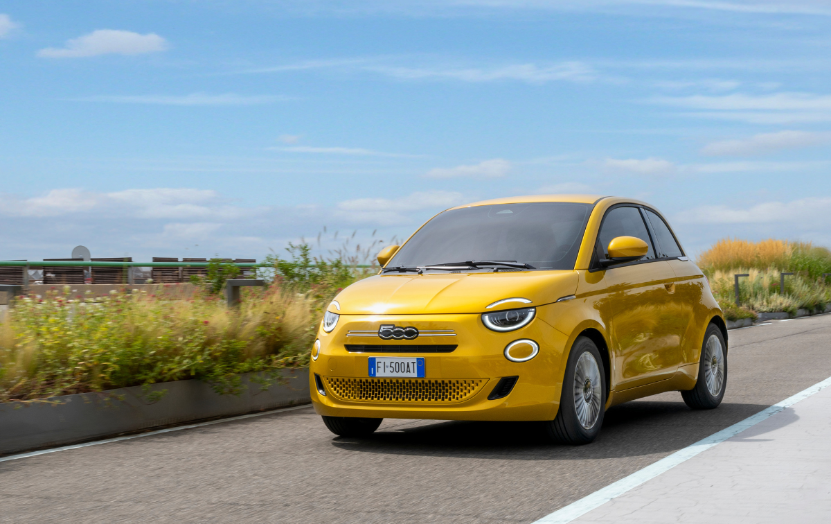 fiat 500 ibrida gialla fronte