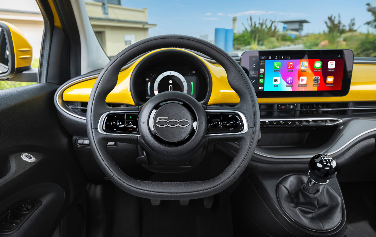 fiat 500 ibrida volante